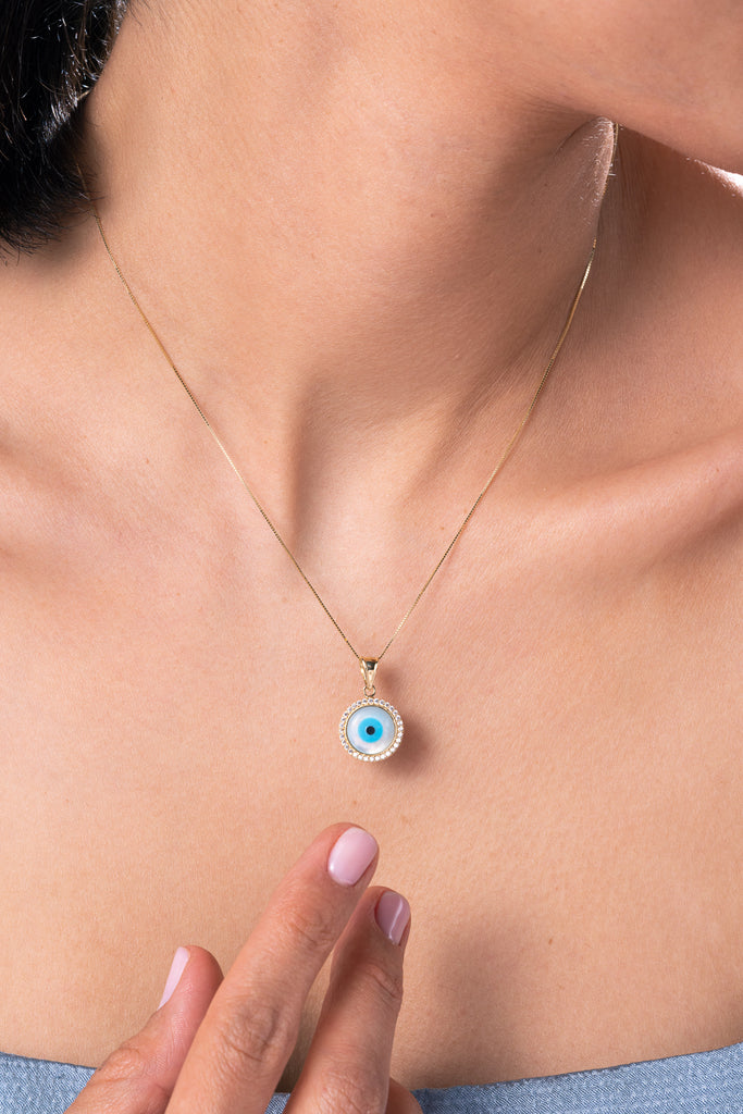 Mesmerizing Evil Eye Necklace - A Symbol of Protection and Style for a Chic Summer Look