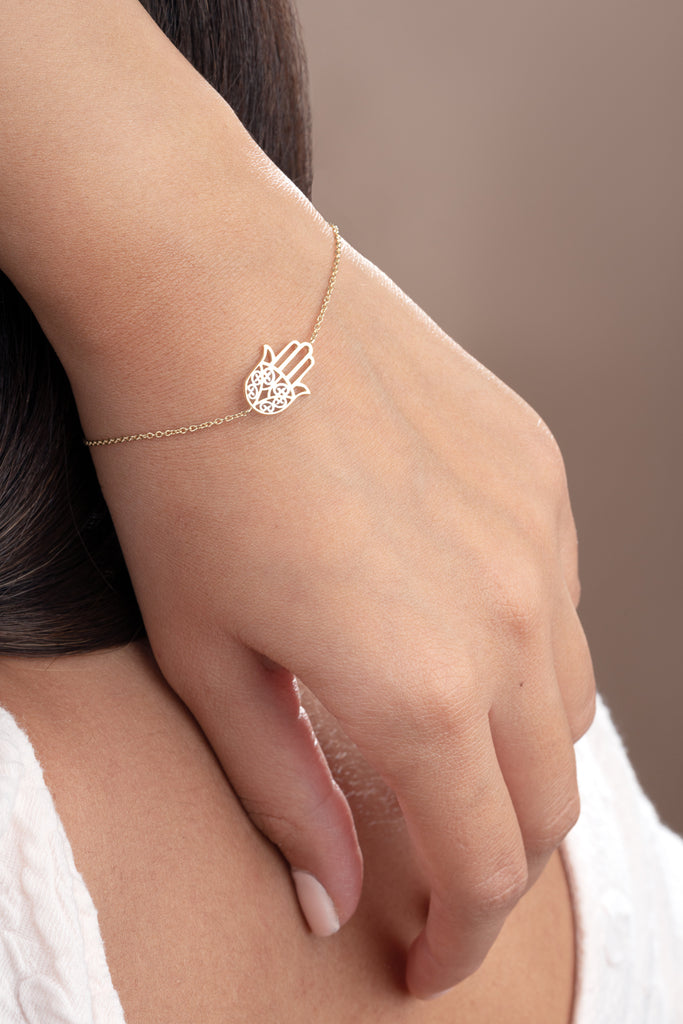  Graceful 14k Solid Gold Hamsa Bracelet - A Timeless bracelet to Ward Off Negativity in Style.